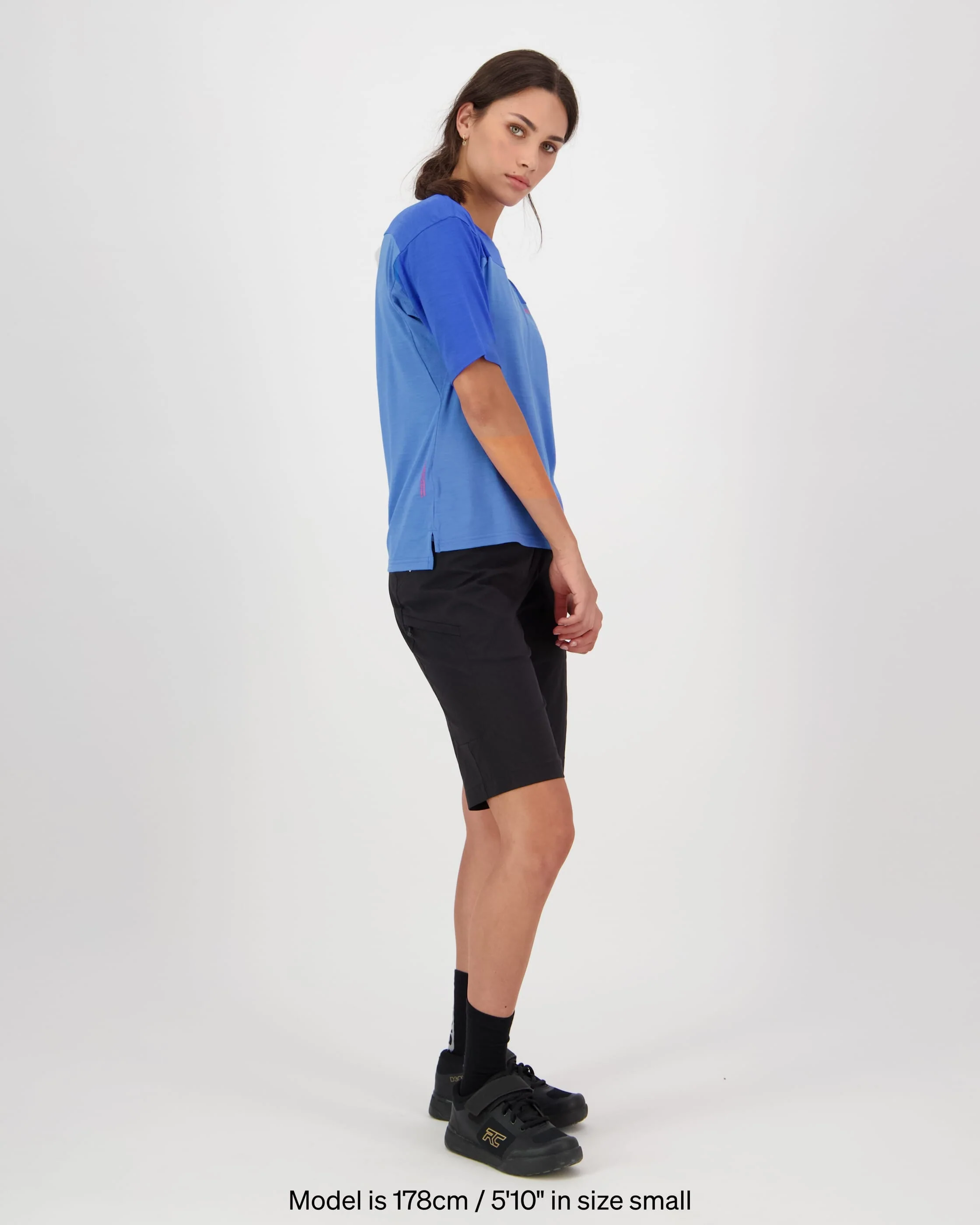 Diversion Merino Bike Jersey Short Sleeve - Ocean / Ultramarine | Women's Bike Jersey - Image 5