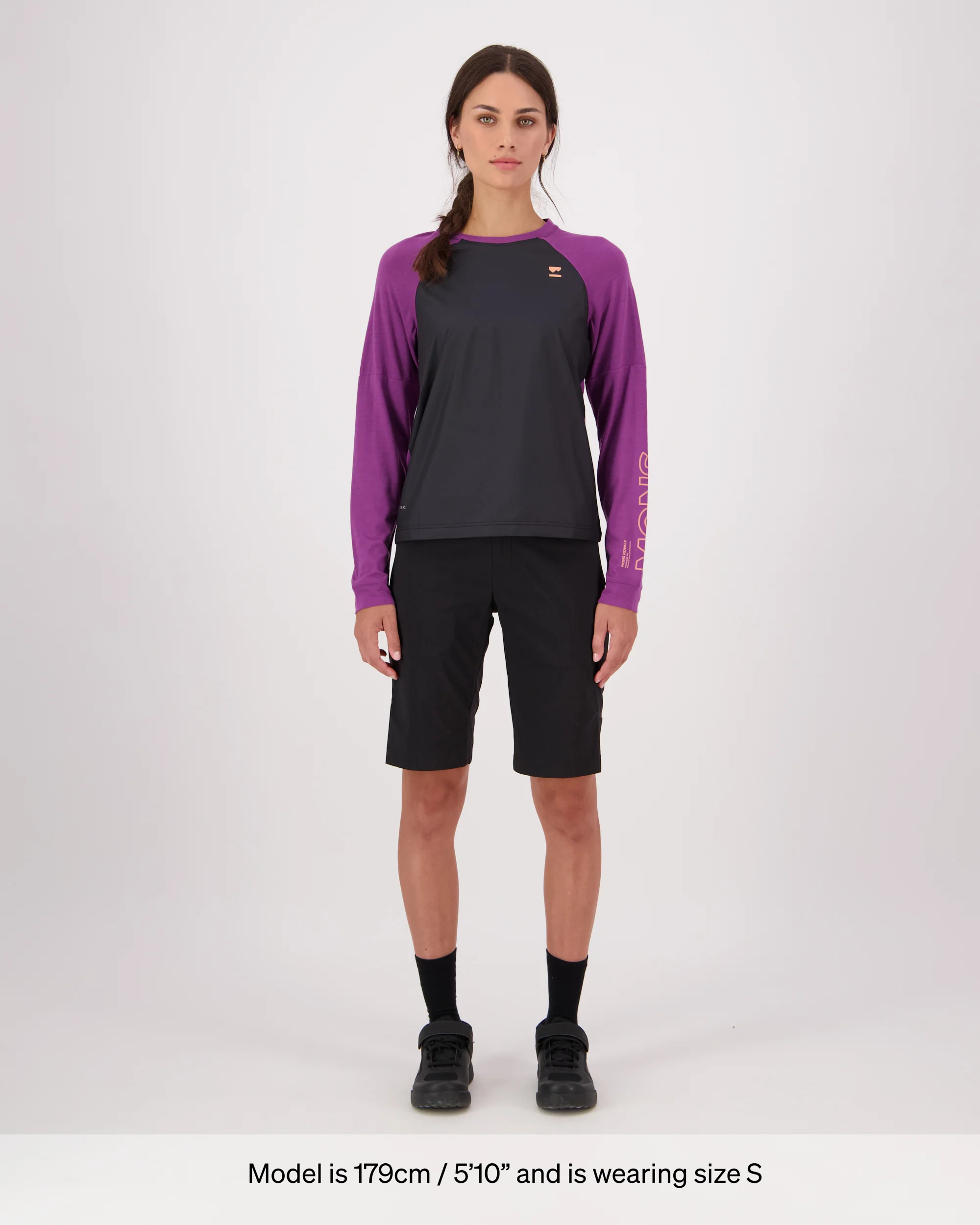 Tarn Merino Bike Wind Jersey - Black / Ultraviolet - Image 4