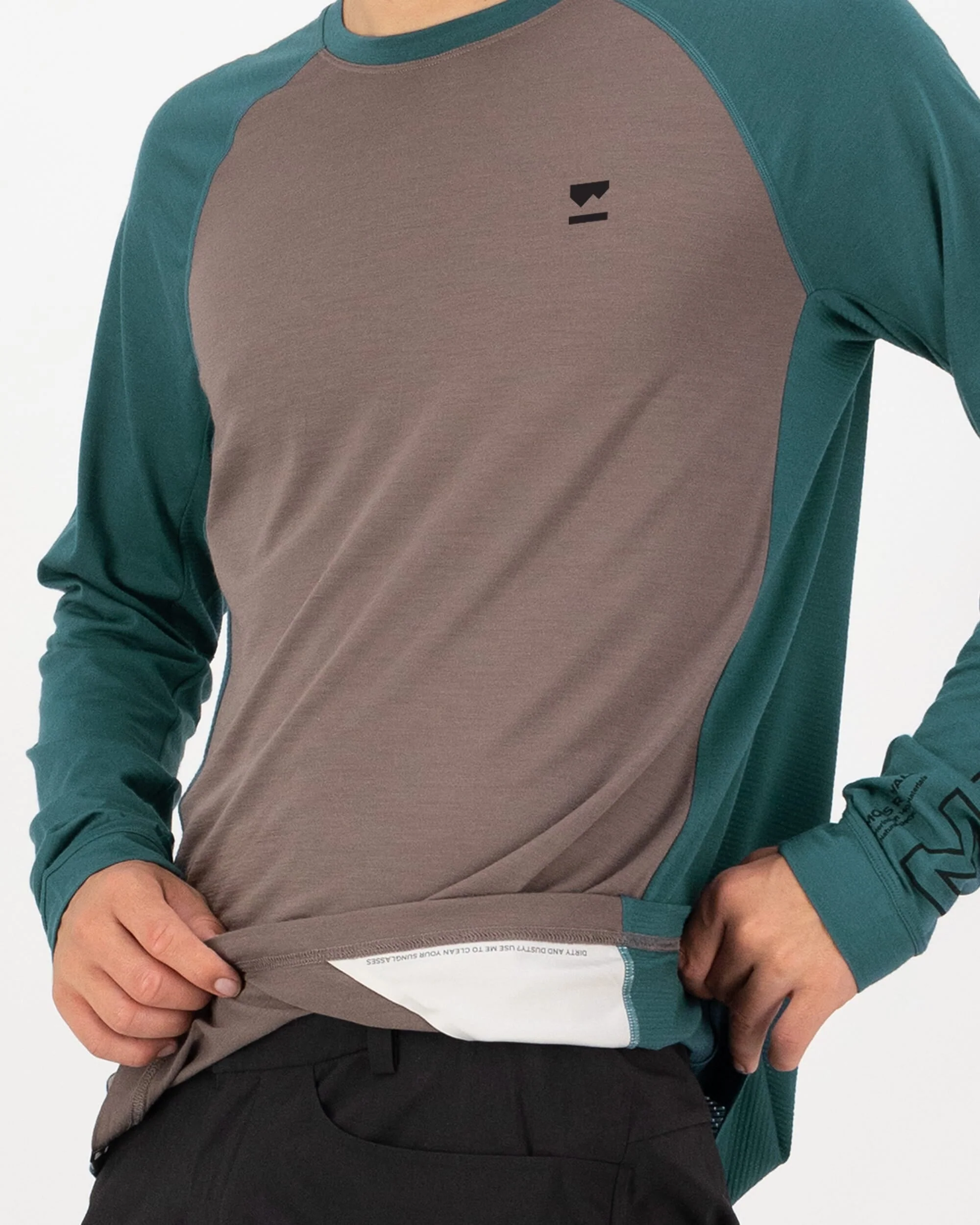 Tarn Merino Long Sleeve - Iron / Abyss - Image 3