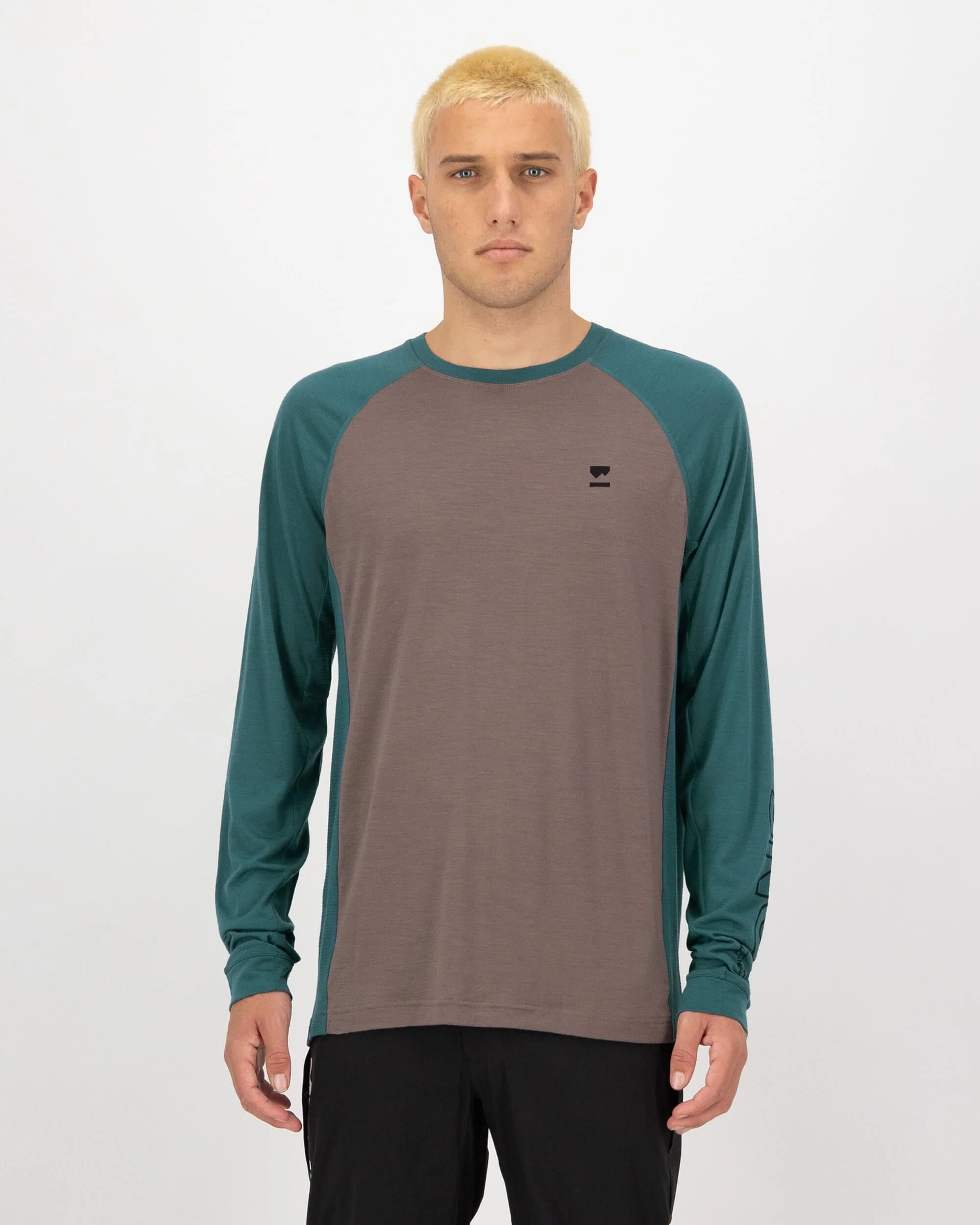Tarn Merino Long Sleeve - Iron / Abyss - Image 4